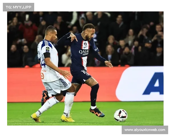 斯特拉斯堡防守反击,巴黎圣日耳曼控球寻找空当