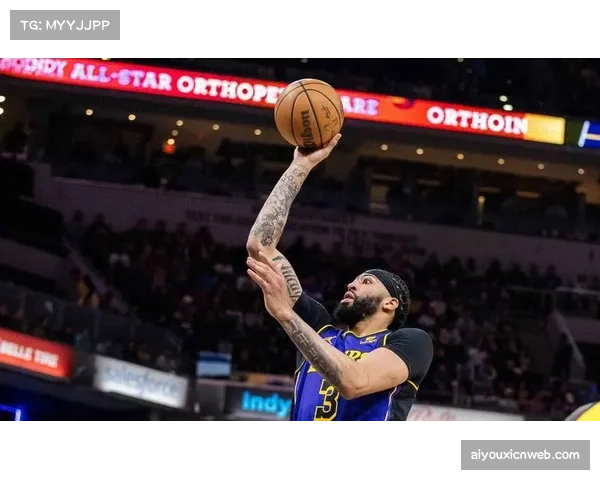 季前赛战报:太阳队限制对手命中率至35%,展现铜墙铁壁般防守 季前赛战报:太阳队限制对手命中率至35%,展现铜墙铁壁般防守